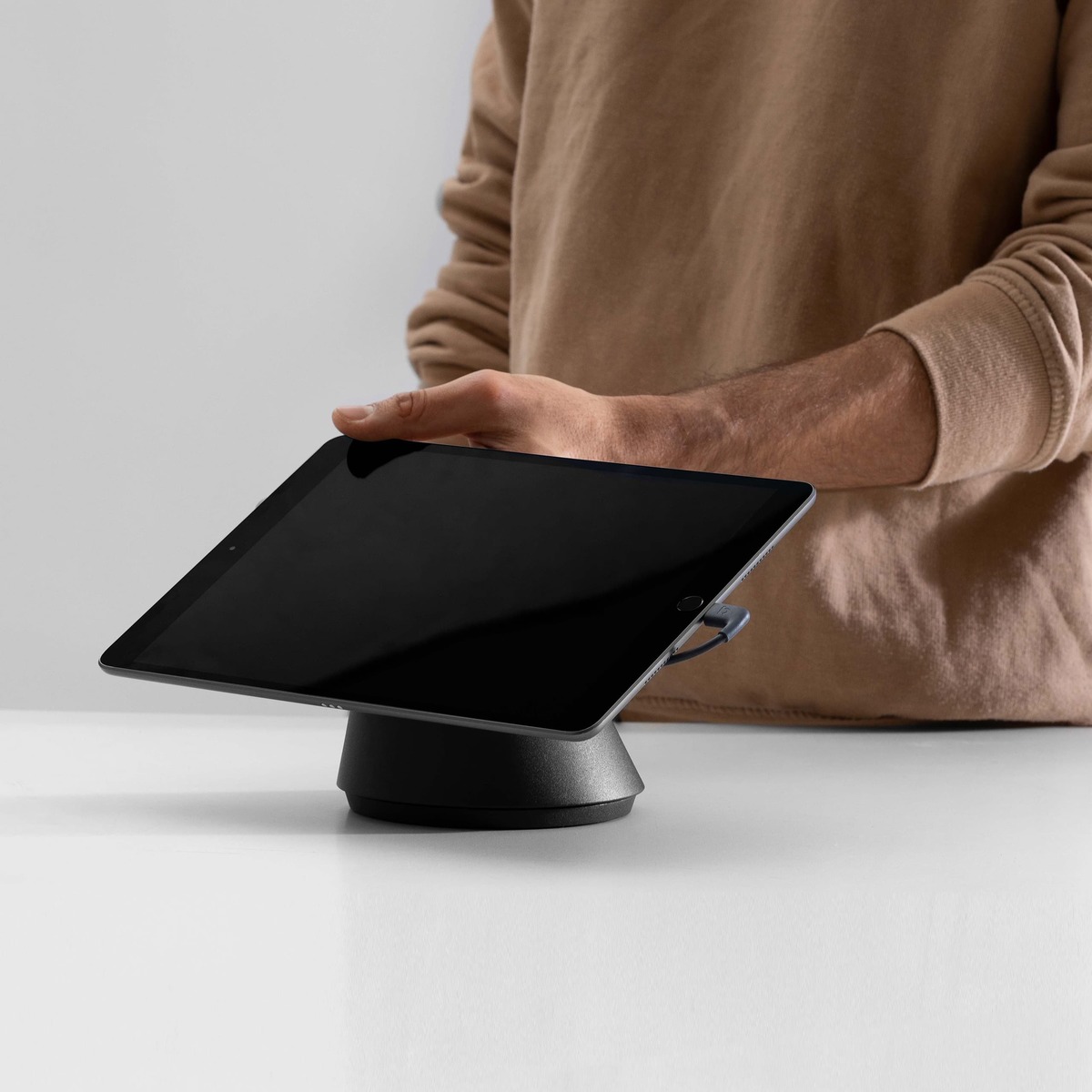 Secure tablet & iPad stand & docking station - Bouncepad Click