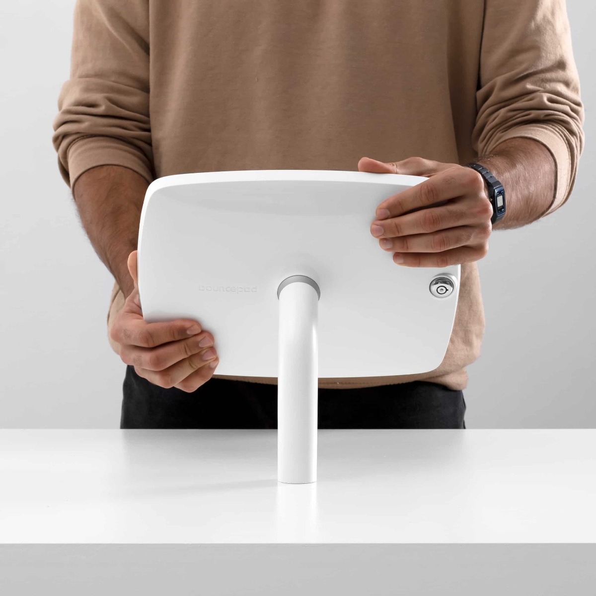 Bouncepad Static 60 tablet and iPad kiosk for counters