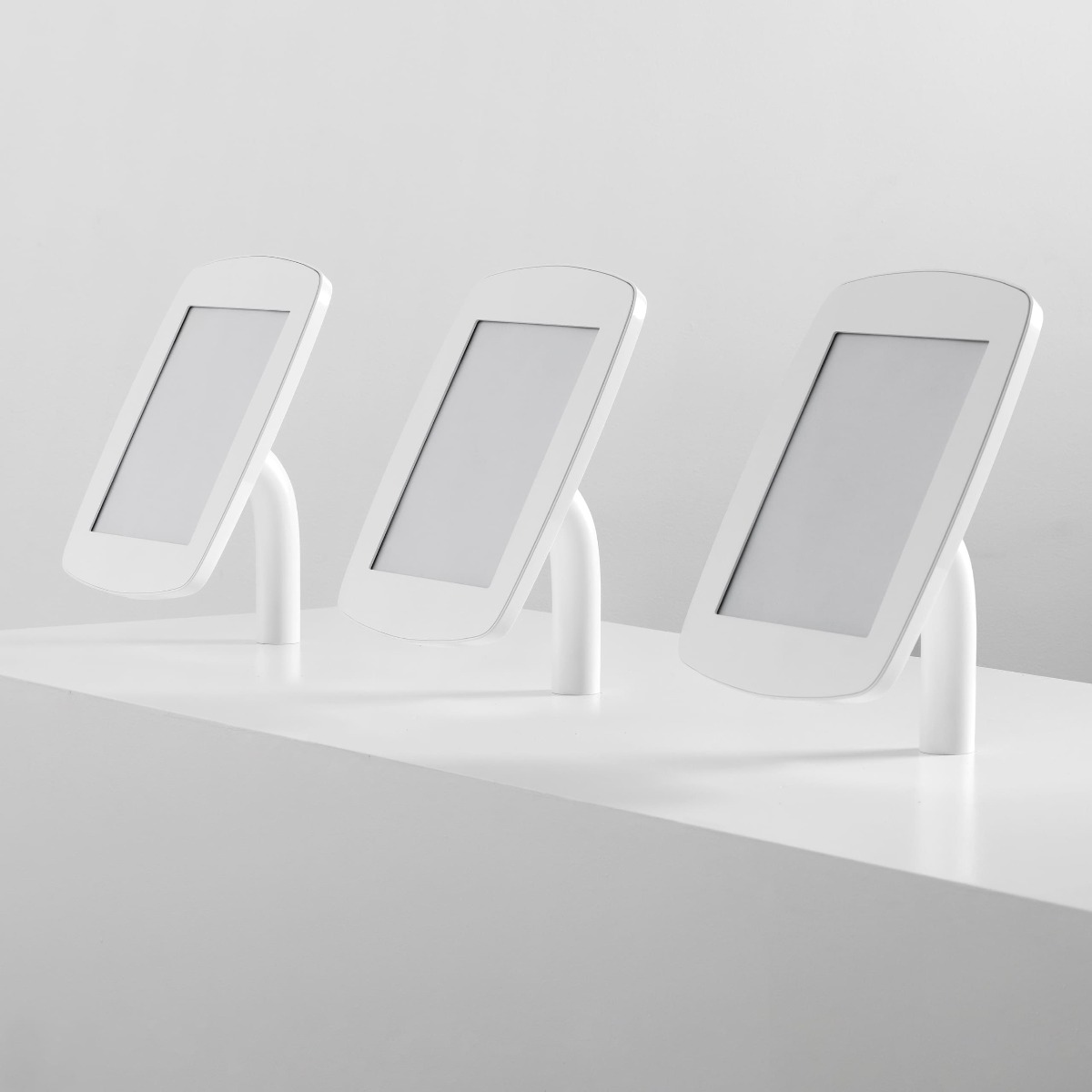 Bouncepad Static 60 tablet and iPad kiosk for counters