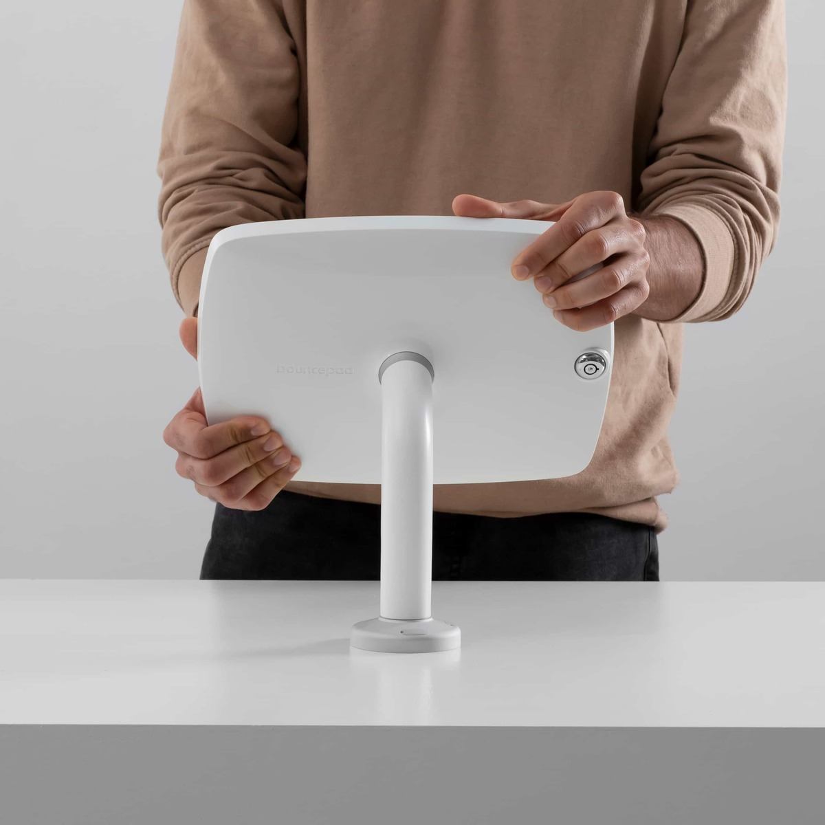 Bouncepad Swivel 60 rotating iPad / tablet desktop mount